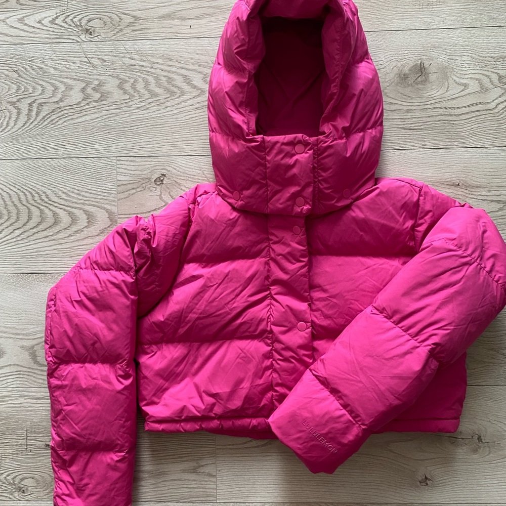 Lululemon Wunder Puff Super-Cropped Jacket
Sonic Pink